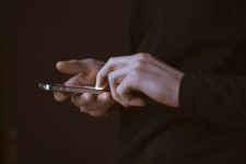 “속으로는 날 좋아하는 줄” 40대 공무원, 男 스토킹했다가 유치장