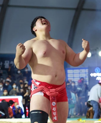 씨름에도 김민재 돌풍..대학생 반란 일으키며 천하장사 우뚝