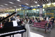 “국어책임관 ‘손길’에 국민들 ‘눈길’ 주셨으면...”