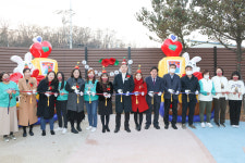 차량 출입구 바꾸고, 안전 담장 새로 짓고… 도봉구, 창4동어린이집 보행 환경 개선