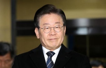 이재명, 윤미향에 사과 “저조차 의심… 잘못했습니다”