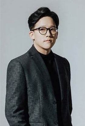 이수만 “SM, 가장 모범적인 지배구조 실현해야”… 이성수 “이수만, 해외판 라이크기획 세워 역외탈세”