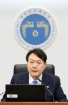 [포토多이슈] 헤어스타일 변화 시도한 윤석열 대통령
