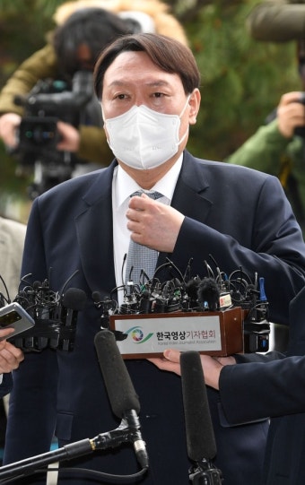 [포토多이슈] 헤어스타일 변화 시도한 윤석열 대통령