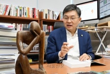 “연금보다 의료개혁 시급… 이대로면 4~5년 내 고통스럽게 무너질 것” [안미현의 인물 프리즘]