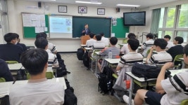 이용균 서울시의원, ‘저출생과 시민행복’ 주제로 선덕고등학교 특강