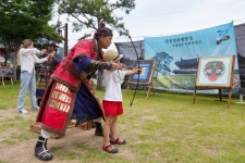 디지털로 소환한 천 년 비색… ‘고려의 혼’ 청자를 만나다[권다현의 童(아이와 함께)行]