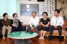 “전국 경로당에 10만원씩” 당정, 냉방비 특별지원키로