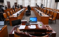 행안위, 잼버리 공방 26분 만에 파행[포토多이슈]