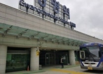 KTX광명역서 50대가 흉기 휘두르고 시민 폭행…2명 부상