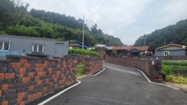 [르포] 사람 못 살 동네가 4년 만에 이렇게… “삶의 질이 달라졌어요” 영동군 장동 2리에 생긴 일