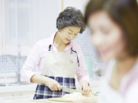 “며느리 대접하는 불행한 시대” 말한 뒤 “농담”이라는 창원시의장