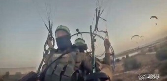 하마스 ‘낙하산 부대’ 침투 순간…이스라엘 육해공 전방위 기습 (영상)