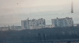 [포착] 괴물 ‘활공폭탄’ 쏟아붓는 러 군…우크라 최전선 초토화