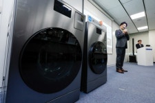 “옷감 손상 없는 일체형 세탁·건조기, 개발만 3년 걸려”