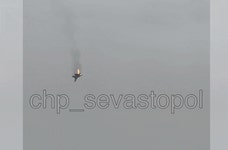 [포착] 러시아군 또 ‘팀킬’ 굴욕?…러 전투기 크림반도 앞 흑해 추락