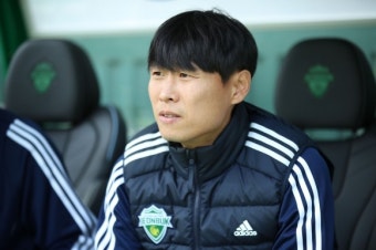 ‘감독·주장·전술 3無’ 전북, 더 깊은 꼴찌 수렁…강원 이상헌은 득점 단독 1위