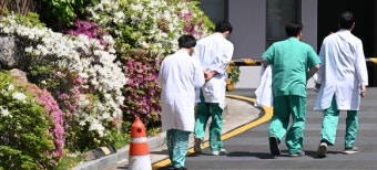 “두 돌배기 혈액투석 못 받으면 어쩌나”…의대 교수 사직 현실화에 주1회 휴진도 임박