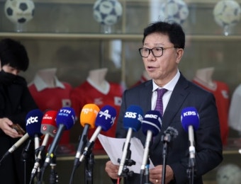 황선홍 정식 감독 무산에 외국인 가닥…‘황희찬·홀란 스승’ 제시 마시 감독 부상