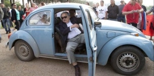 ‘세계서 가장 가난한 대통령’ 무히카 “암 치료, 우루과이 국내에서 받을 것”…의료진에 신뢰 보내