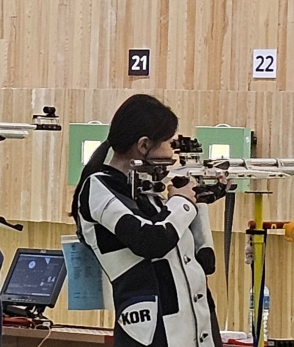 파리 올림픽 눈부신 활약, 여고생 소총수 반효진 선수 대회 신기록 독차지
