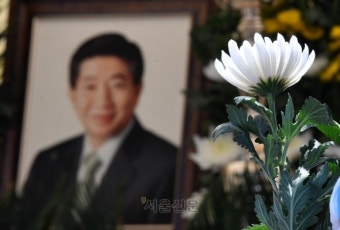 노무현 전 대통령 서거 15주기…이재명 “노무현 정신 잊지 않겠다”