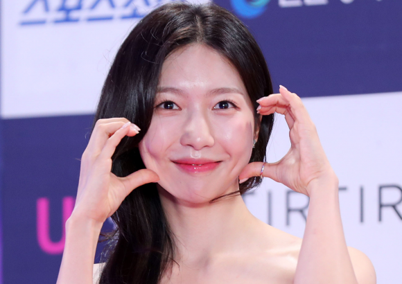 주현영, SBS 파워FM에서 12시엔 주현영으로 라디오 DJ 데뷔!