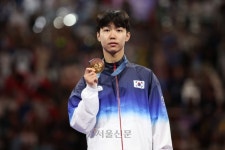 금메달 영어 소감 요청에…‘태권도 윙크보이’ 박태준 답변 화제