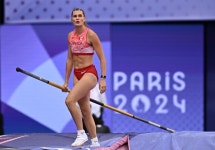 메달 따자 ‘트월킹’ 춘 미녀새…“올림픽 세일” 노출사진 논란