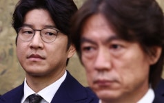 후배 눈 피한 홍명보, ‘청문회 스타’된 박주호·박문성