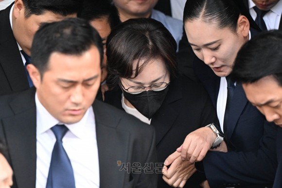 용산구청장 무죄, 용산경찰서 전 서장 금고 3년형