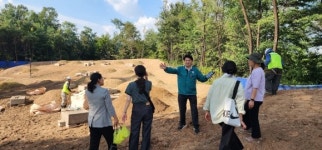 홍국표 서울시의원, 초안산 분묘군 정비공사 현장점검