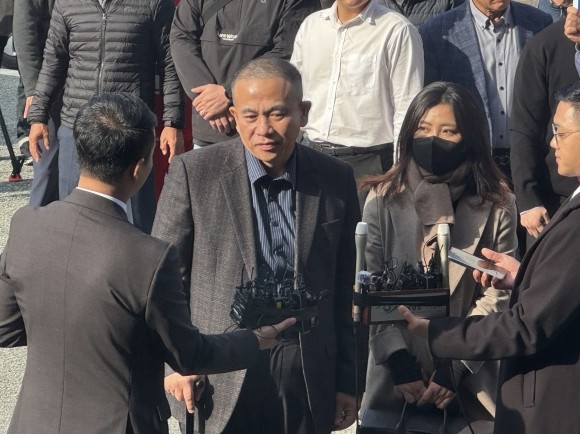 김건희 여사 공천 의혹과 미래한국연구소 의혹 관련 핵심 인물 명태균씨와 김영선 의원, 구속 전 피의자 심문 출석