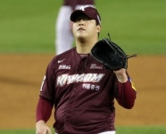 KIA ‘신인 지명권+현금 10억원’에 키움 불펜 조상우 영입