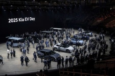 기아, EV4·PV5 세계 최초 공개…대중화·맞춤형에 방점 찍은 ‘기아 EV 데이’ 가보니
