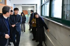 최호정 서울시의회 의장, 4월로 개학 미뤄진 북성초등학교 긴급 방문…“개학 당길 수 있는 방법 모색해 달라”