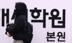 ‘4·7세 고시’가 키운 영유아 사교육…‘영어유치원’에 월 154만원 쓴다