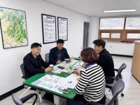 성기황 경기도의원, 수리산도립공원 현장 방문...흙향기 맨발길 점검