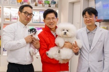 김문수, 동물병원 찾아 “반려동물과 함께 살아가는 사회 만들 것”