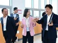 이병윤 서울시의회 교통위원장, 청량중학교 그린스마트 미래학교 준공식 참석