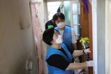 오금란 서울시의원, 노원구 SH 공릉1단지 아파트 ‘특별방역’ 실시