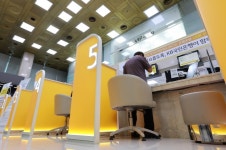 국토부 홈피 마비, 은행 대출상담 북새통… 부동산 규제 ‘패닉’