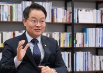 민생경제협의체 기다리는 ‘허씨상회 둘째 아들’ 허영…“21대 대선 공통 공약 74건” [주간 여의도 Who?]