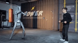 발차기는 완벽한데…휴머노이드 로봇의 다음 과제는 ‘소통’ [CES 2026]