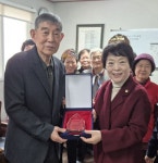 신동원 서울시의원, 월계흥화브라운 아파트로부터 감사패 받아