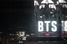 BTS 공연, 26만 예상 밑돈 4만 인파…광화문서 ‘왕의 귀환’ 선포 [포착]