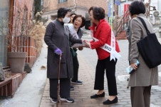 “쓰레기 없게” “복지관 넓게”… 골목길 누비며 답 찾는 용산 [현장 행정]