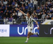 또 ‘기동매직’…FC서울, 울산에 4-1 승리 ‘7경기 무패 행진’