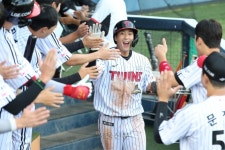 화끈한 LG, 홈런 없이도 15-1 대승…송찬의 4안타 SSG전 싹쓸이