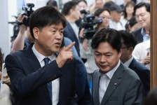 李가 ‘분신’ 칭한 김용, 與 최고위원 출마…“민주당, 이제는 달라져야 한다”